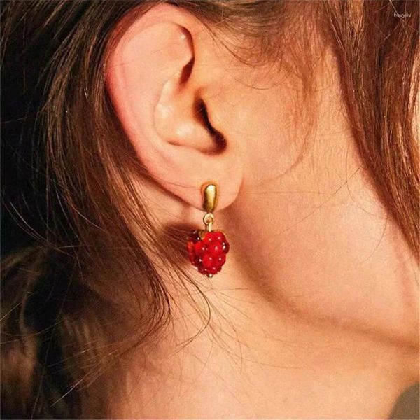 Hölzer Ohrringe trendy niedliche rote Himbeere für Frauen exquisite Legierungsschuh Nischendesign Party Schmuck Freund Geschenke