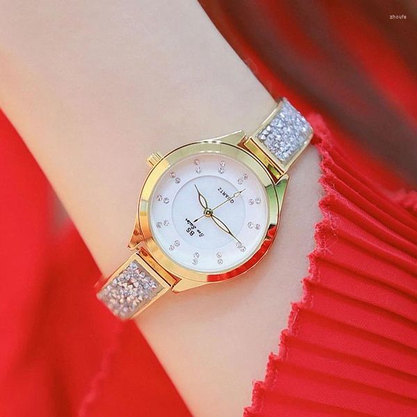 Avanadores de pulso Mulheres assistem 2024 Moda Dress Ladies Wrist Watches Diamond Quartz Gold Wristwatch Bayan Kol Saati