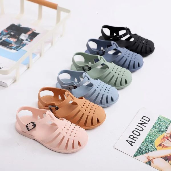 Sapatos de praia para crianças da sandalia para o mar de verão Gladiator Sandals Baby Baby NOnslip Princesa Jelly Boy Roman Flipflops 240420