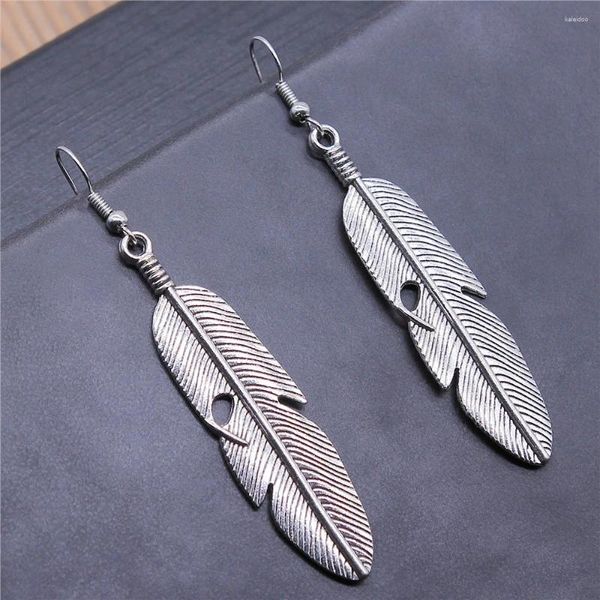 Orecchini a pennaglietta Donne Vintage Drop Mashion Famade Design Simple 2 Colori Ciondolo Feather