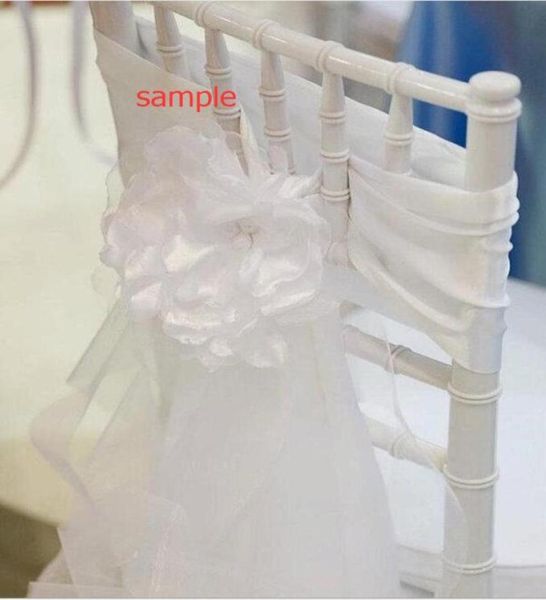 2015 Ruffles White 3D Flower Orgenza Romantic Beautiful Cafle Стул Кавер Стул Студенные украшения Свадебные принадлежности Образец G016840022