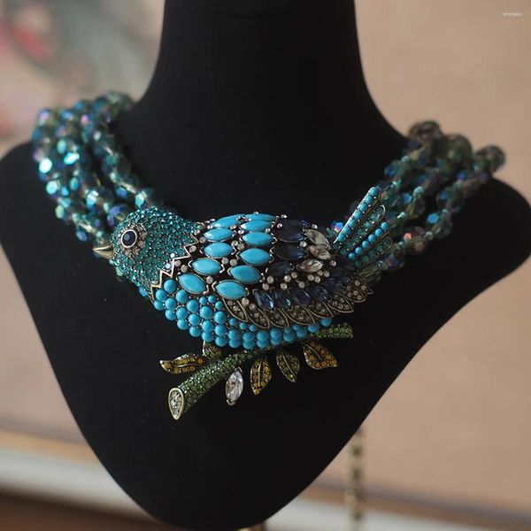 Anhänger Halsketten Europäische und amerikanische Schwerindustrie HD Blue Bird Crystal Inlay Craft mit übertriebener Form 2024 Trendy Halskette