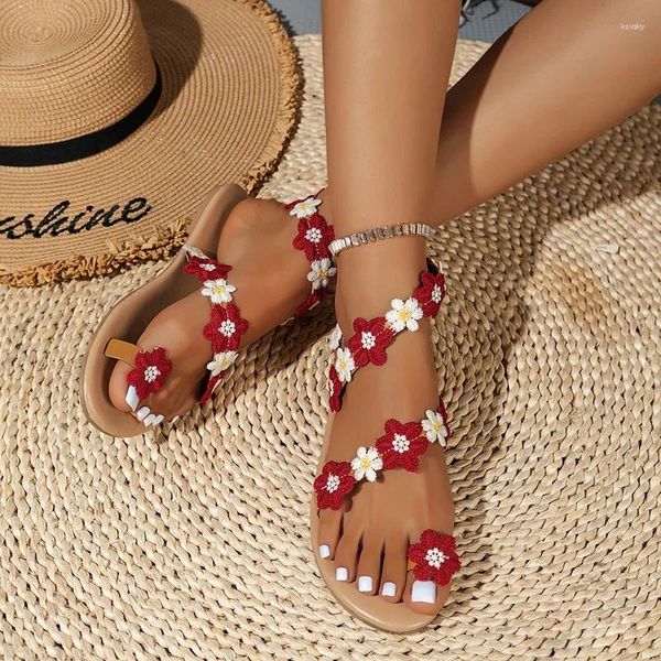 Sandalen 2024 Stil Set Zehenfarbe Frauen Urlaub Leichte Blütenblätter plus Größe Strandschuhe Rote Modeswegschuhe
