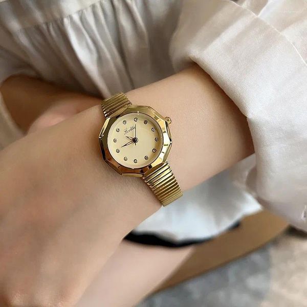 Avanadores de pulso Mulheres de luxo assistem com pulseira vintage Golden Quartz Rates Ladies Square Gold Gold Feminino Relloj Rellojwatch Watch