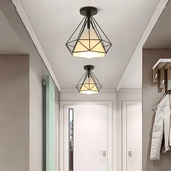 Luzes de teto Lâmpadas de ferro nórdico de corredor moderno para o quarto Terrace Freptle Iluminação interna