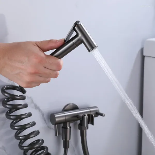 Waschbecken Wasserhähne Toilettensprühpistole ein Ein-Schalter-Zwei-Wege-Winkel-Ventil-Gesundheits-Wasserhahn