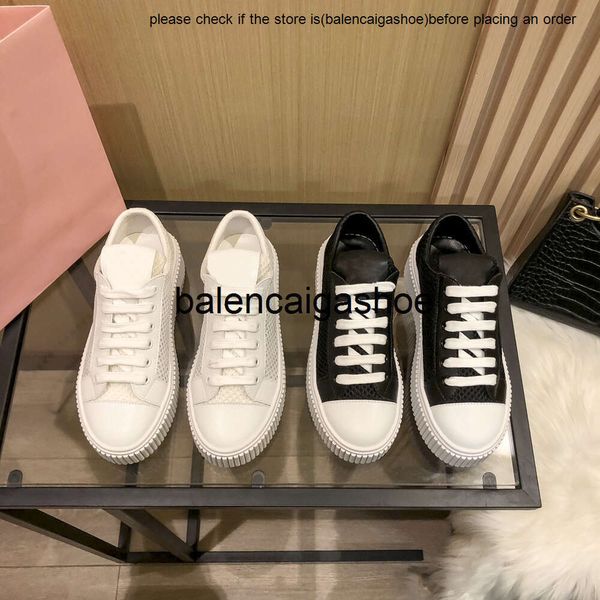 MIUI Classic Casual Shoes Casual Mius Femininos de esportes ao ar livre Ladies Low Platform Moda Branca Elegante Double Black White Sneakers Tamanho 34-40 Miumiuss