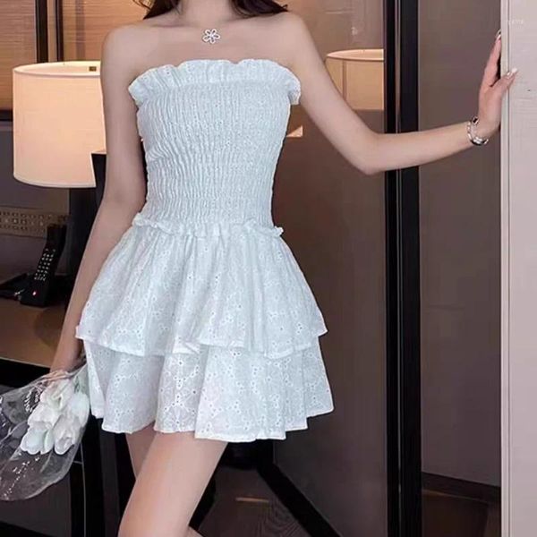 Lässige Kleider Houzhou weißer Spitze trägerloser Mini Kleid süße sexy sexy Rückenlose Gürtel Taille Rüschen Schlanker Party Urlaub kurz