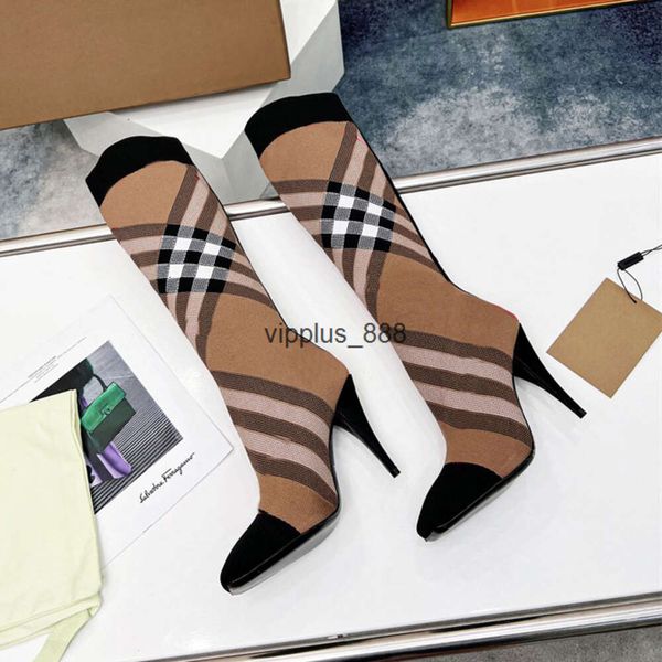 2024 New Australia Brand Designer Frauen über den Kniestiefeln Martin Stiefel gestrickte Socken runden Zehen Elastizität Plaid Elastic Strick -Leder -Motorrad -Stiefel -Kämpfe Schuhe