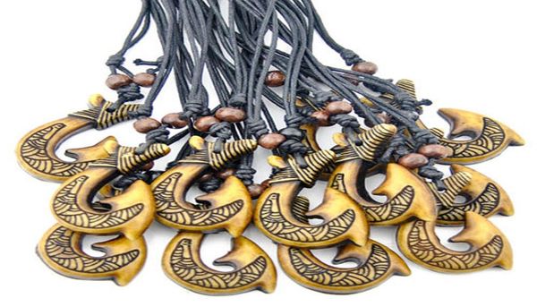 Modeschmuck Whole 12pcs Stammes Yak Knochen geschnitzt Neuseeland Maori Matau Fischhaken Anhänger Halskette für Männer Frauen039s Gif8732860