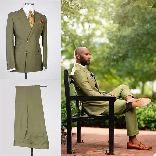 Ternos masculinos Men verde de oliva Spring Beda dupla de duas peças personalizadas com belos smokings de botão de metal casaco