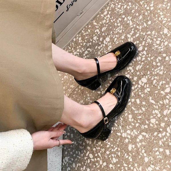 Sıradan ayakkabılar french Mary Jane Kadın Yüksek Topuklu Patent Deri Camellia Tıknaz Sandalet Herben tarzı JK Küçük