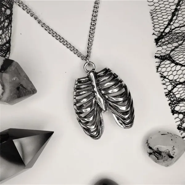 Colares de pingentes Goth Rib Rib Bone Chain Chain Colar Skeleton Heart Heart Punk Retro Charm Jewelry for Women Man Gift Accessoires