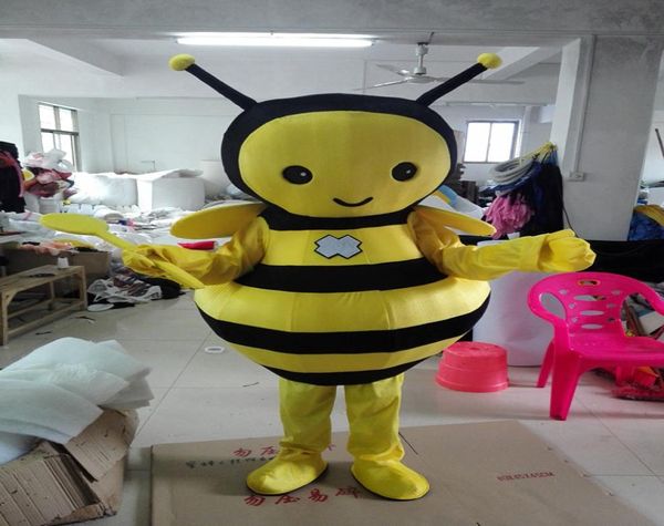 Douyin com a mesma líquida de traje de boneca de mascote de pato amarelo vermelho líquido para adulto andando pequeno bee cartoon5721583