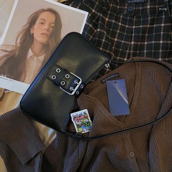 Umhängetaschen Frauen Retro -Stil Bag Pu Mode große Kapazität kleiner quadratischer schwarzer kühler Schnalle Handtasche