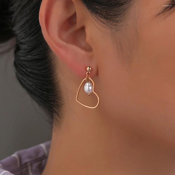 Dangle Ohrringe Französisch ausgehöhlten Liebe Perlen Anhänger Legierung für Frauenpendelfeiern und Versammlungen Y2K Accessoires Ganz