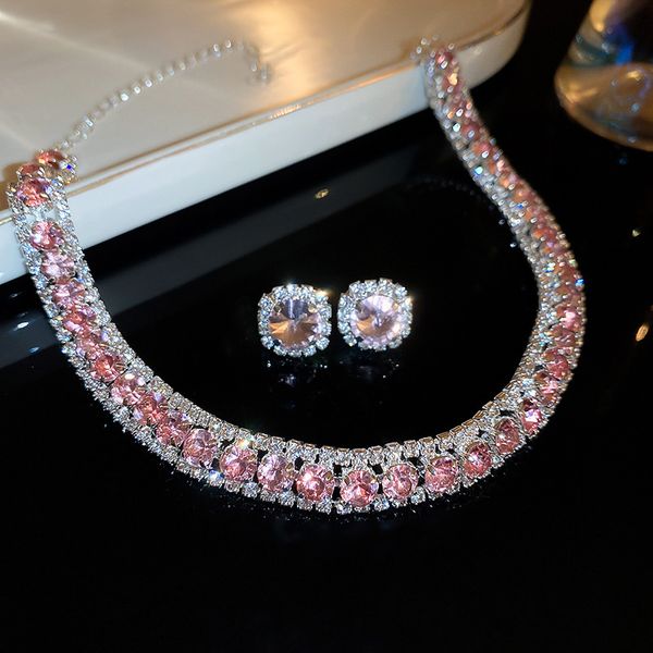 Diamond Square Ohrringe Halskette Set Europa und die US -Luxus -Schlangespannungskette Persönlichkeit Senior Sinne of New Collarars