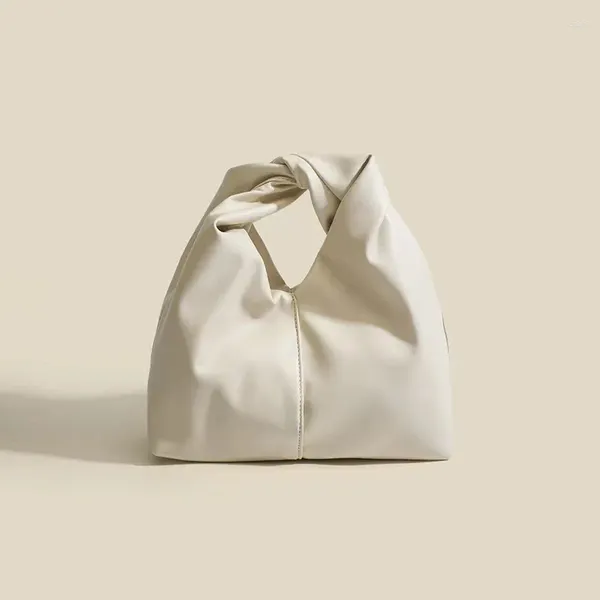 Bolsas de armazenamento 2024 Bolsa Moda feminina Design Itália Sentindo pequeno bolsa de bolinho de bolsa de massa de grande capacidade Trendência de nuvem dobrada