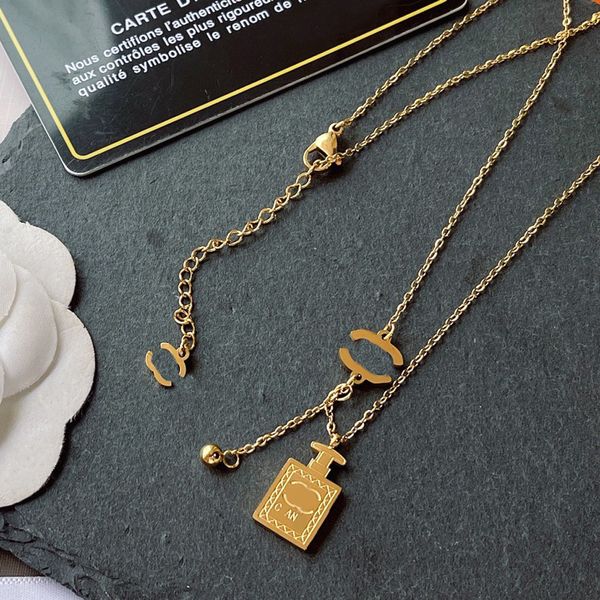 Design marca a ciondolo collane designer a pendente da design 18k oro lettera di bottiglia d'acqua placcata Pendanti collana in acciaio inossidabile di alta qualità Gioielli Donne Regalo di compleanno Donne con scatola