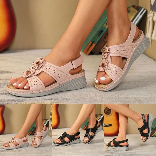 Sandalen Sommer Frauen 2024 Runde Zehenschuhe Blume Low geschnittene weiche Sohle böhmische ethnische Stil Römische Damen zum Verkauf