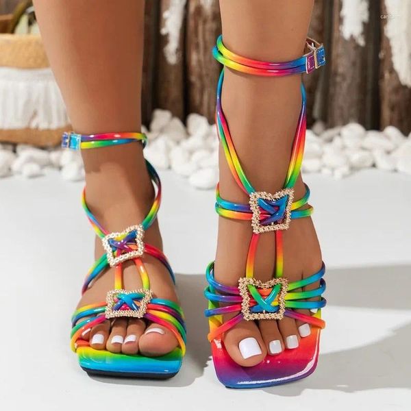 Sandalen Sommer Römischer Stil quadratischer Zehen dünner Riemchen bunte Diamantschnalle Flache Schuhe Gladiator Knöchel