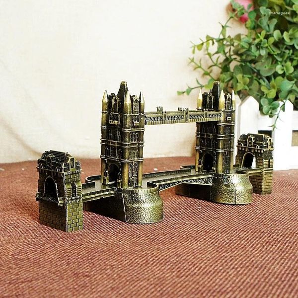 Estatuetas decorativas Arquitetura vintage London Bridge Modelo de edifício antigo para a turnê de decoração em casa