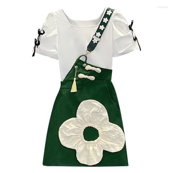 İş elbiseleri kadın artı boyutu kayış elbise takım elbise beyaz tişört üst ve 3d çiçek yeşil etek iki parçalı set dişi 2 moda gündelik kıyafetler
