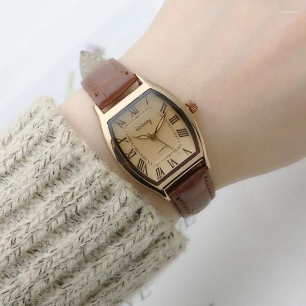 Наручительные часы винтажные указатели женские часы Quartz Watch Минималистские римские цифры. Направленные на цифровые часы с кожаной полосой часов для женщин Reloj