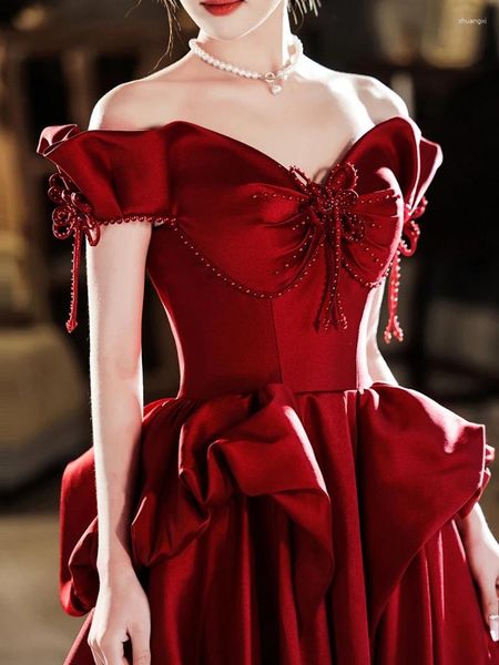 Partykleider Wein rote Promboot Hals Satin von den Schulterperlen Bow Frauen Hochzeit formelle Anlässe Elegante Braut Abendkleider