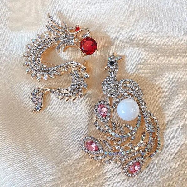 Broschen klassische Vintage Zirkon Perle Strass -Strass -Drache Phoenix Brosche und Stiftschmuck für Frauenschal