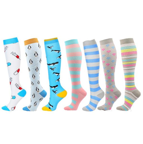 Kompressionsstrümpfe Frauen Männer Drucksocken Kompress Sport hellgrau dunkler Liebesstreifen Pinguin Muster Nylon Spaß Sm2753890