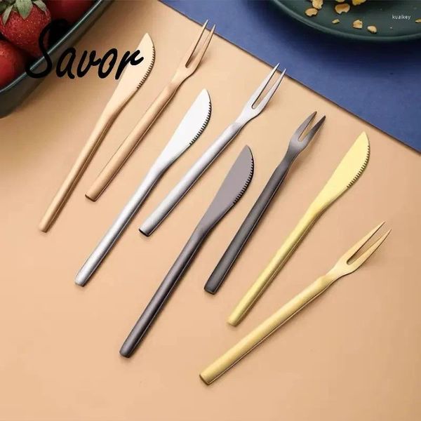 Conjuntos de utensílios de jantar forjou a aço inoxidável Faca e uma refeição de colher el com utensílios de mesa de presente