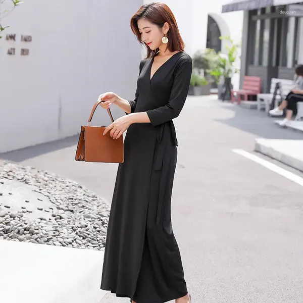 Lässige Kleider stilvolle Feste Farbe schlanker eleganter schwarzes einteiliges Maxikleid mit offener vorderer Taillengürtel für Wirkung Frauen
