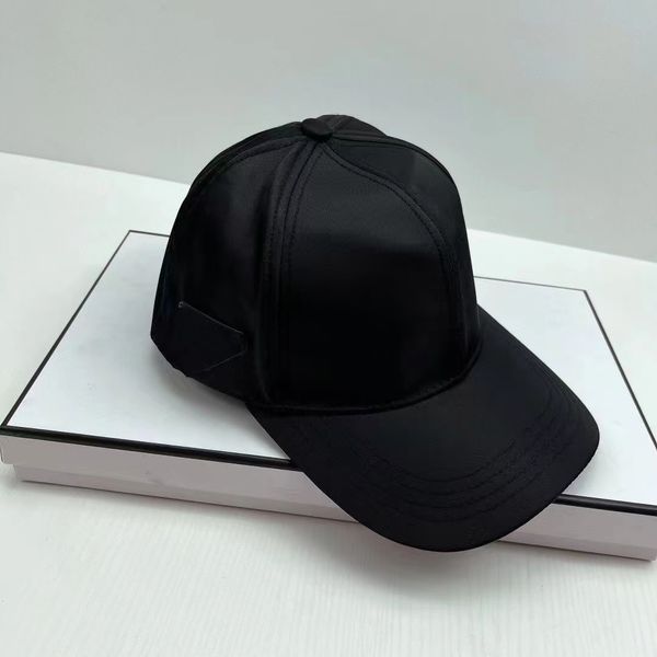 Novo designer masculino e feminino de moda casual hat chapéu de triângulo invertido tendência tendência de beisebol preto Capinho de aparência alta marca marca coreana clássica chapéu de protetor solar clássico