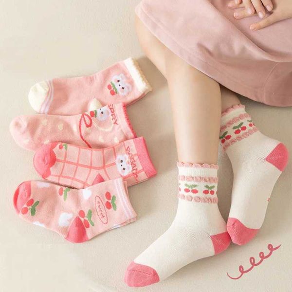 Calzini per bambini Spring and Autumn Childrens Socks Little Girl Cotton Girl Girl Baby Cute Mid Tube Socks Four Seasons 5 Paias Y240504