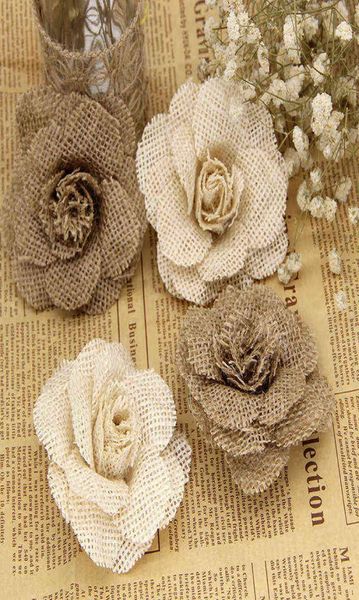 235pcs 9cm fatti fatti a mano Burlap di rosa Iiessia Fiori di rosa decorazioni di nozze rustiche decorazioni di juta per la casa G2204893662