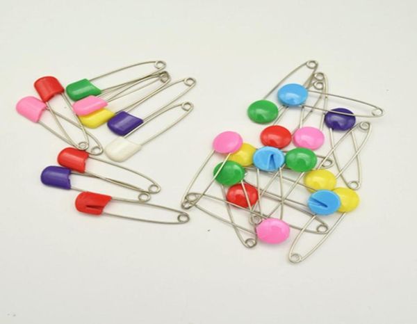 100 pezzi di pin per pannolini per bambini a colori misti.