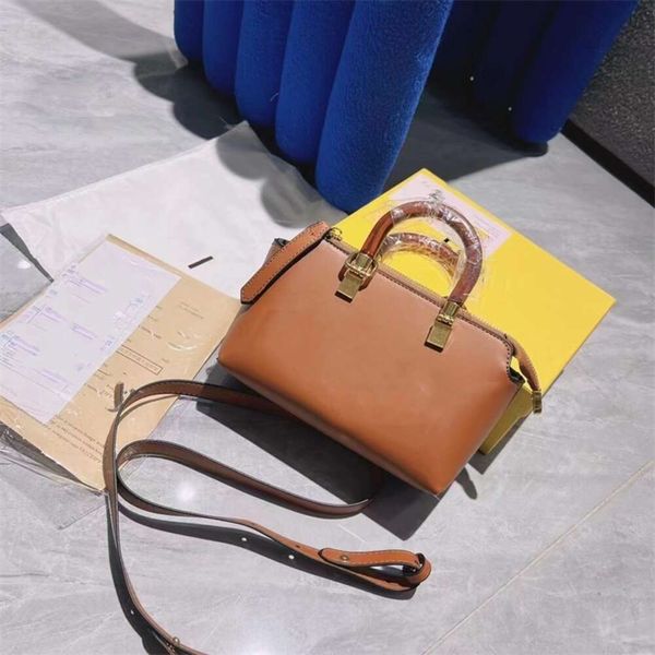 Роскошная дизайнерская сумочка 24 Новая модная бренда женская сумка для пакета рука