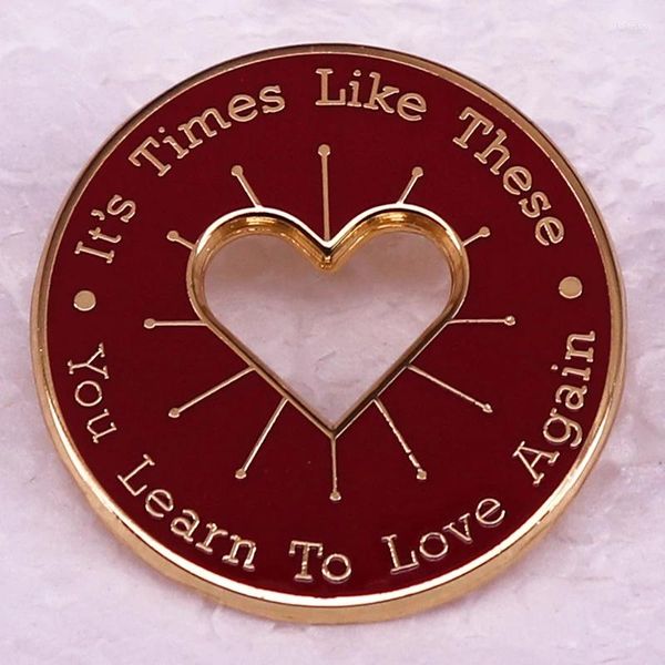 Broches são momentos como esses que você aprende a amar novamente Badge Lyrics Pin Pin Music Heart Broche Jewelry