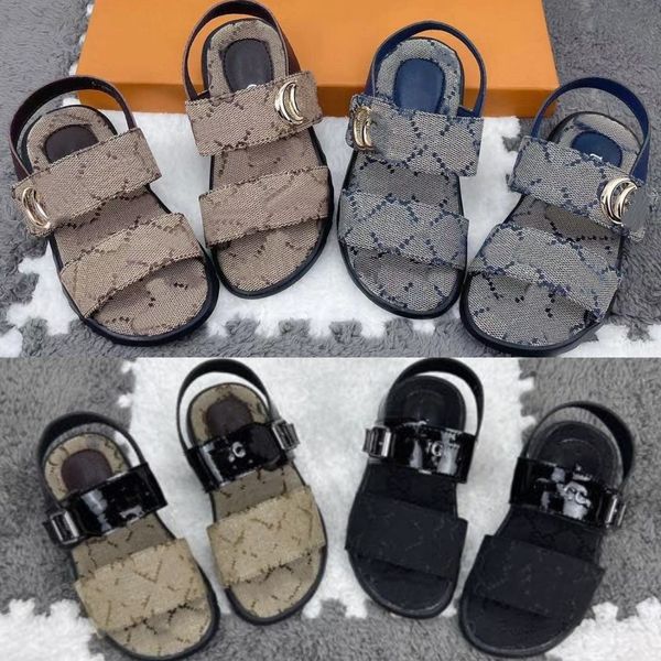 Sandálias infantis infantil designer garotas meninas sapatos de bobo de lã de sumário casual sandália de luxo de luxo slides infantil jovens chinelos chinelos pretos si a0us#