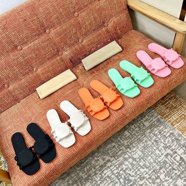 Frauen Sandalen ineinandergreifende geschnittene Rutsche Sandalen Mode Luxus flache Low -Heels Ladies Sandale Gummi Peep Zehen Hohlauslöschte Designr Sandalias Slipper Schuhe Claquette