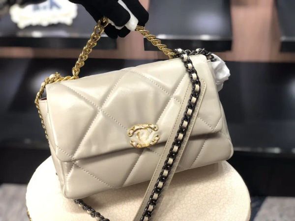 2024 Дизайнерские женские сумки Cross Body Luxury European Celebany Style Подличная кожаная квадратная сумка, потрясающий дизайн цепи