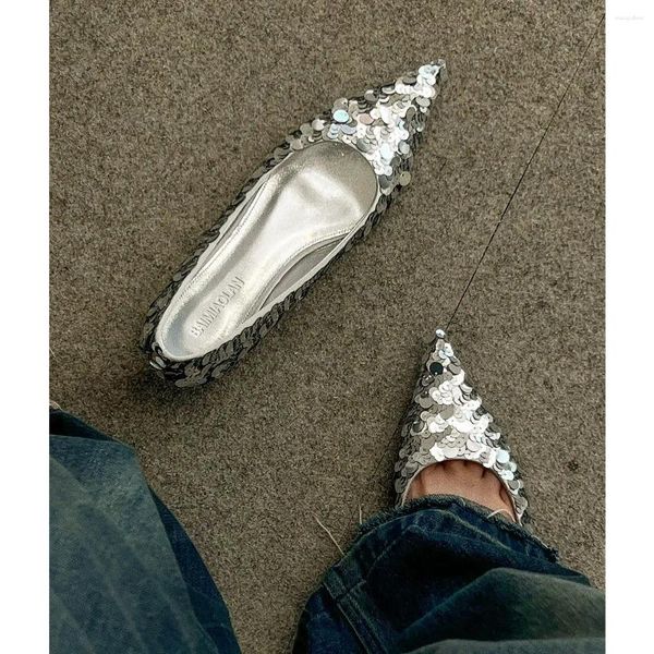 Отсуть туфли с блестками серебряные серебристые заостренные насосы на пленку мелкие низкокачественные квартиры ниша дизайн женщин Zapato de Tacon
