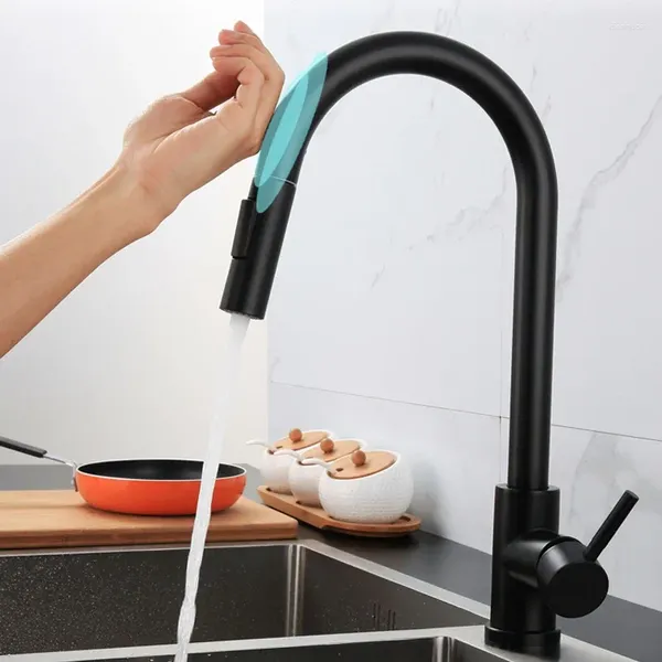 Rubinetti da cucina tirano fuori sensore nero in oro in acciaio inossidabile a induzione intelligente mista tocco di controllo a tap tap lavello torneira de cozinha