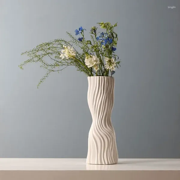 Vasen Keramikkunst hohe Vase weiße nordische Blume Neuheit dekorative moderne künstliche Wazony -Heimatelemente
