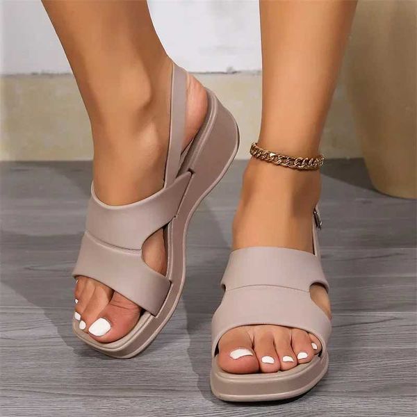 Sandalet 2024 Yaz Stili Konforlu Zarif Moda Seating Sexy-Toe Womens Ayakkabı Yeni Kama Topuk No 2213 H240504