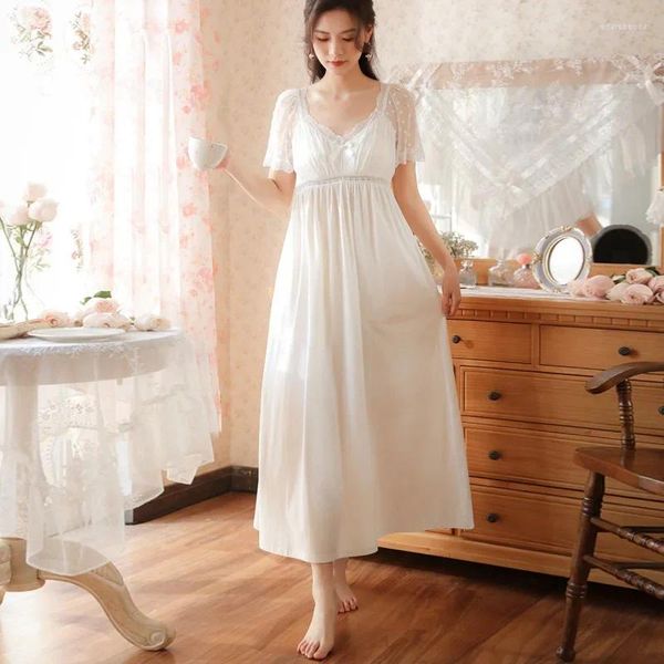 Kadın pijama kadınları beyaz uzun stil pamuk geceleri seksi v yaka ayak bileği uzunluğu geceliği prenses tatlı dantel gece katı gevşek