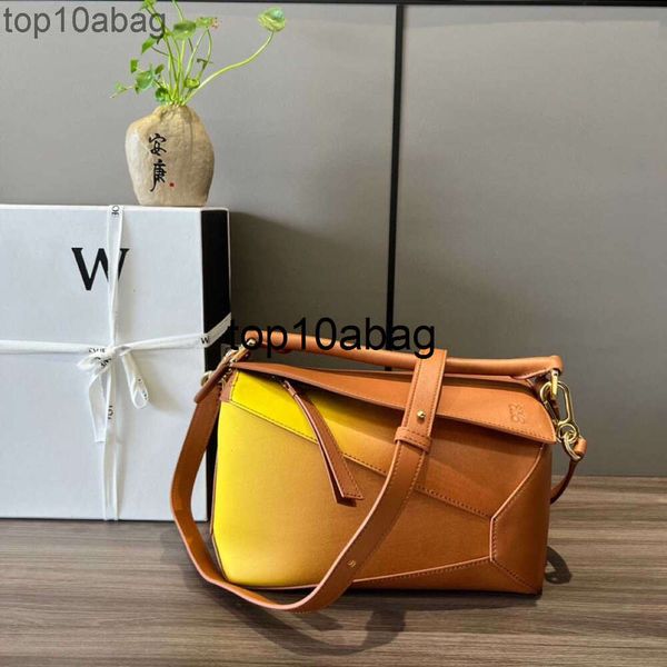 Loeweee Loewew Bag Fantasy Summer ~ Bolsa de geometria de gradiente de quebra -cabeça