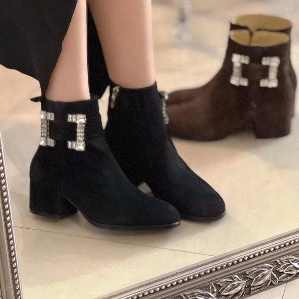 Trendência da moda coreana de botas: fivela feminina de diamante de calcanhar grosso, design único, que parece magro e elegante!