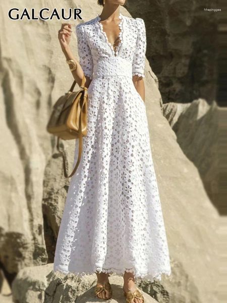 Partykleider Galcaur Elegant White Lace Hollow -out -Kleid für Frauen gegen Nacken Kurzärmele hohe Taille eine Linie weiblich 2024 Frühlingsmode